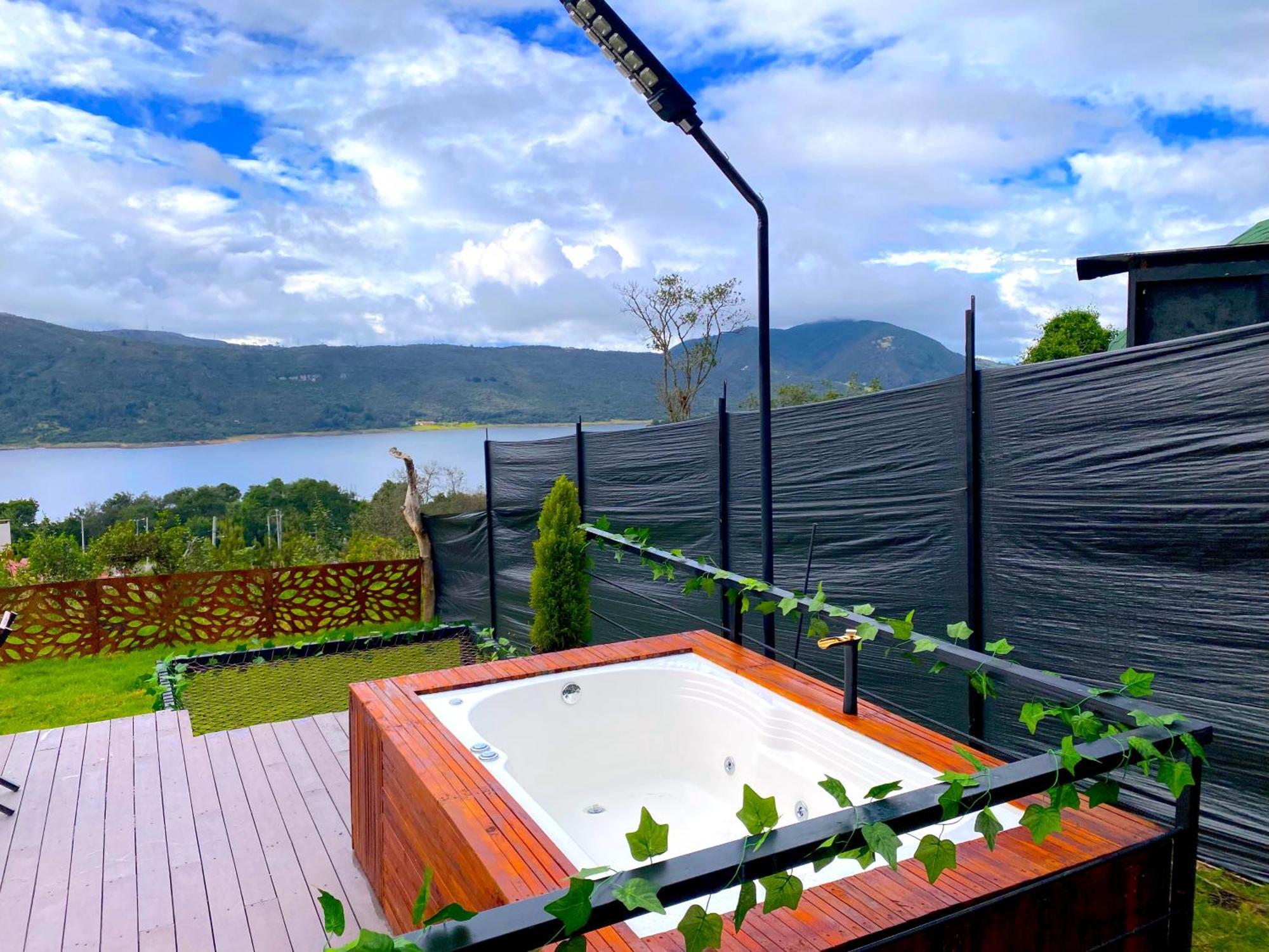 Laguna Glamping La Calera